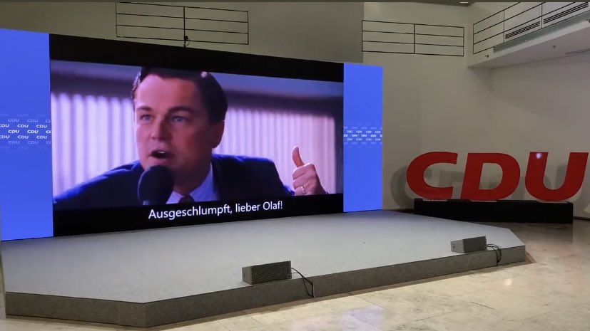 xileffff's tweet photo. Motivationsfilmchen im Adenauerhaus. Jesus, ist das peinlich. https://t.co/XejLqqeAZo