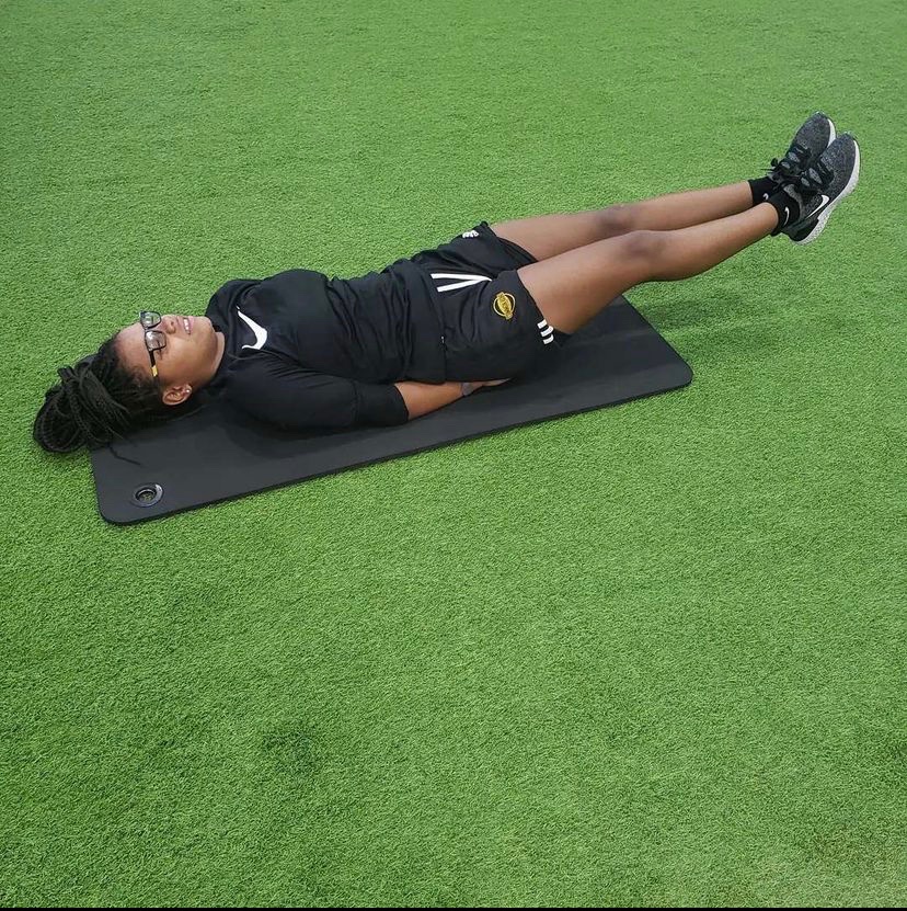 When the competition chillin, we workin 💪🏽🏀 #ballislife🏀 #daddydaughtergoals #yourfavoritePG #8thgrade