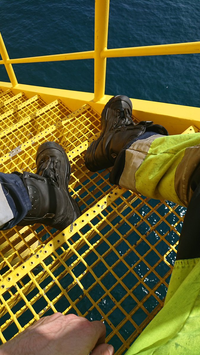 boots&work tweet media