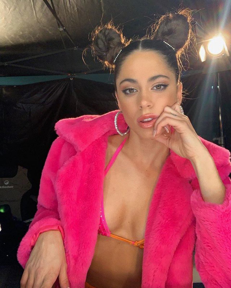 ThrowbacksTini's tweet image. .@TiniStoessel via Instagram and Twitter 2 years ago today ‘🍓🍓💓💓’ (12th September 2019)