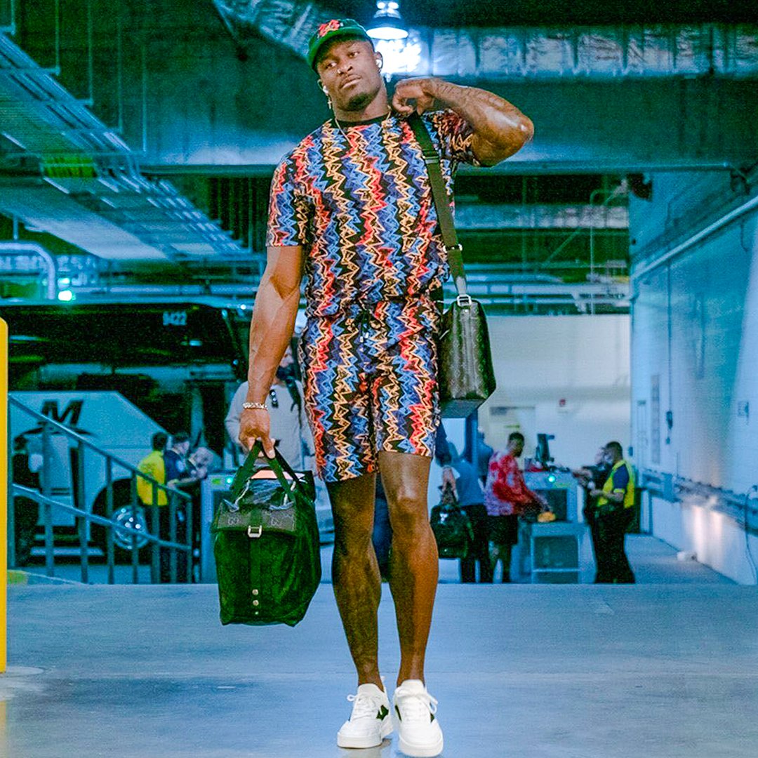 GQ Sports on X: #Seahawks WR DK Metcalf (@dkm14) channeled classic MJ for  his first fit of the season 🐐  / X