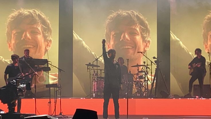 afhfarchives's tweet photo. hi! in this account I will be uploading daily pics and videos of louis at the away from home festival. retweet please so more people can find my acc :) https://t.co/vOtBVRtXcz
