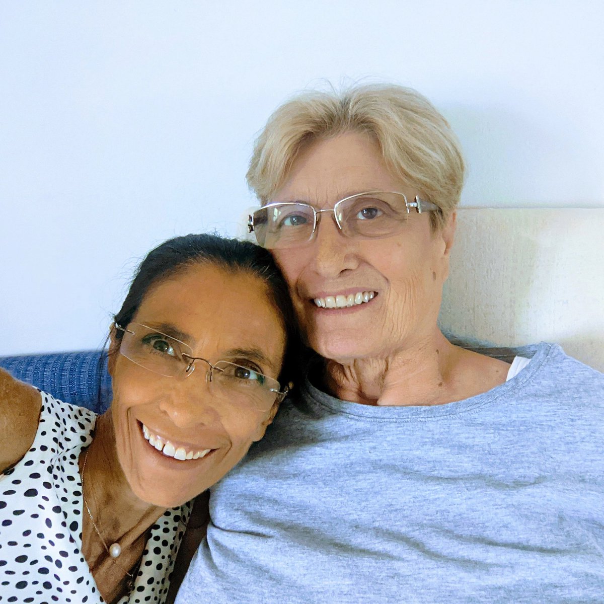 Thank you all for the lovely birthday wishes and thank you all who helped us fighting Covid! #motherdaughter #stayresponsible #friends #memories #thankyouall 🥳🙏🍰