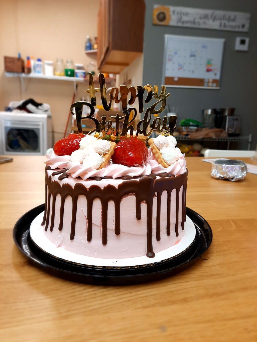 Min06367146's tweet photo. It's my birthday!!! I'm turning 16, and I am OLD! https://t.co/EoVbZwZdzg
