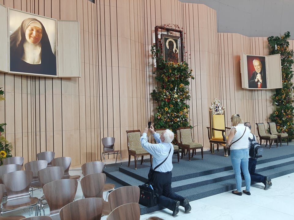 PlusWarszawa's tweet photo. Zdjęcia z dzisiejszej @beatyfikacja kard. Stefana #Wyszyński.ego i @MatkaCzacka. #Czacka #Beatyfikacja #BeatyfikacjaPrymasa @EpiskopatNews https://t.co/1bUgAmNCdb