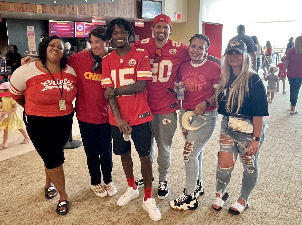 Vickie Leslie tweet media