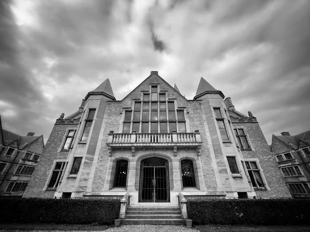 ToineBToine's tweet photo. J’aime tellement l’architecture de mon quartier !
Love my neighborhood architecture !
 #paris #paris13 #photography https://t.co/Bu055WJomK
