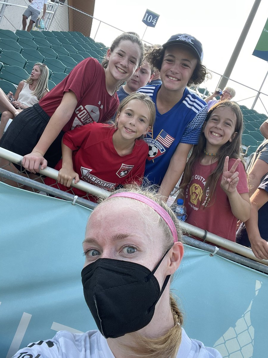 I spy some Carolina Velocity 2010 Bayern girls with <a href="/olivia_moultrie/">Olivia Moultrie</a> and <a href="/beckysauerbrunn/">Becky Sauerbrunn</a> after the Portland Thorns vs NC Courage game today! Thank you SO much, you made their day! <a href="/CVFC2018/">Carolina Velocity FC</a>