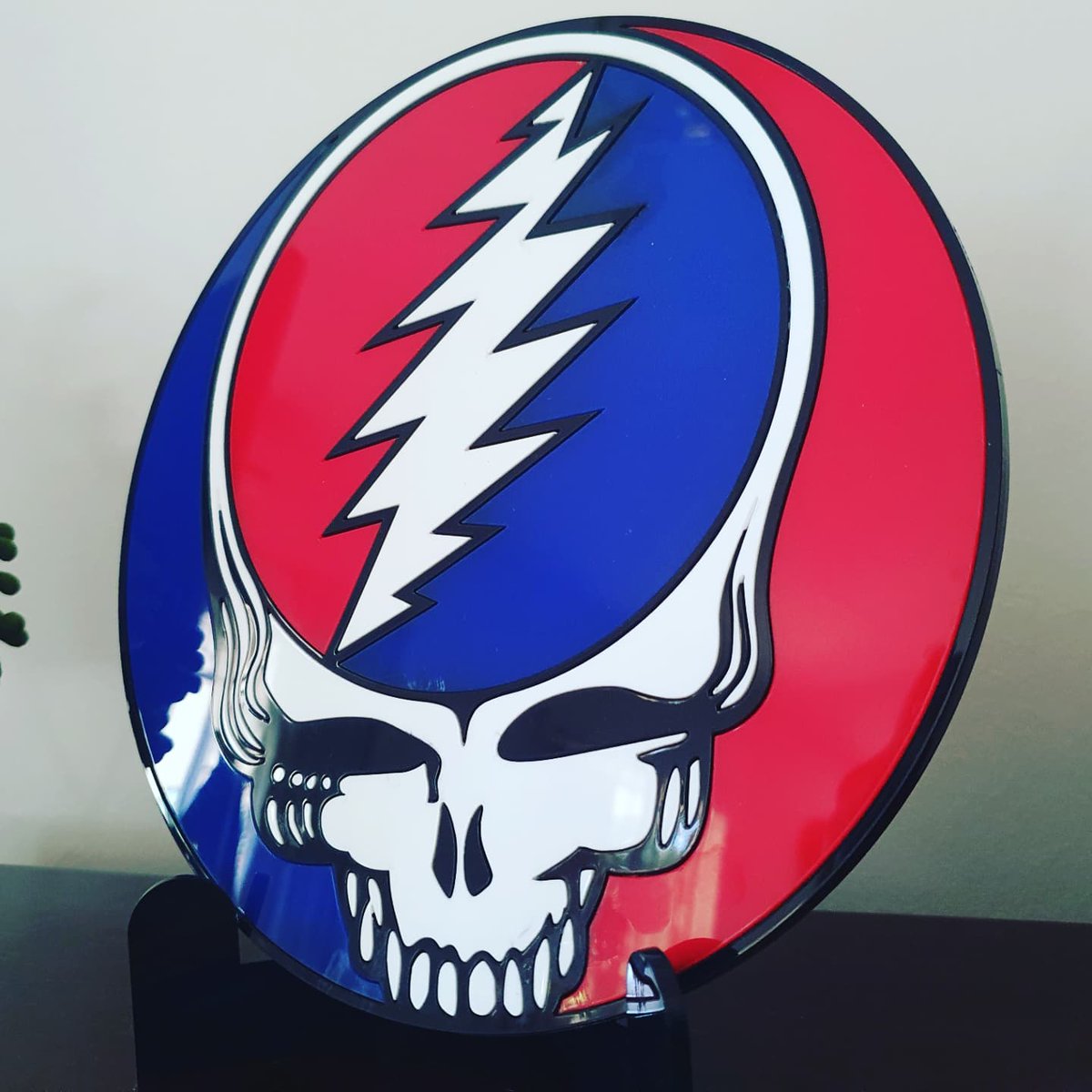 jo_v_an's tweet image. One of the coolest band logos out there... the #GratefulDead&apos;s #LightingSkull logo, which I got custom-made by @LaserTechBW out of laser cut, coloured acrylic!
-
#BandLogo #StealYourFace #LaserTech #LaserTechBotswana