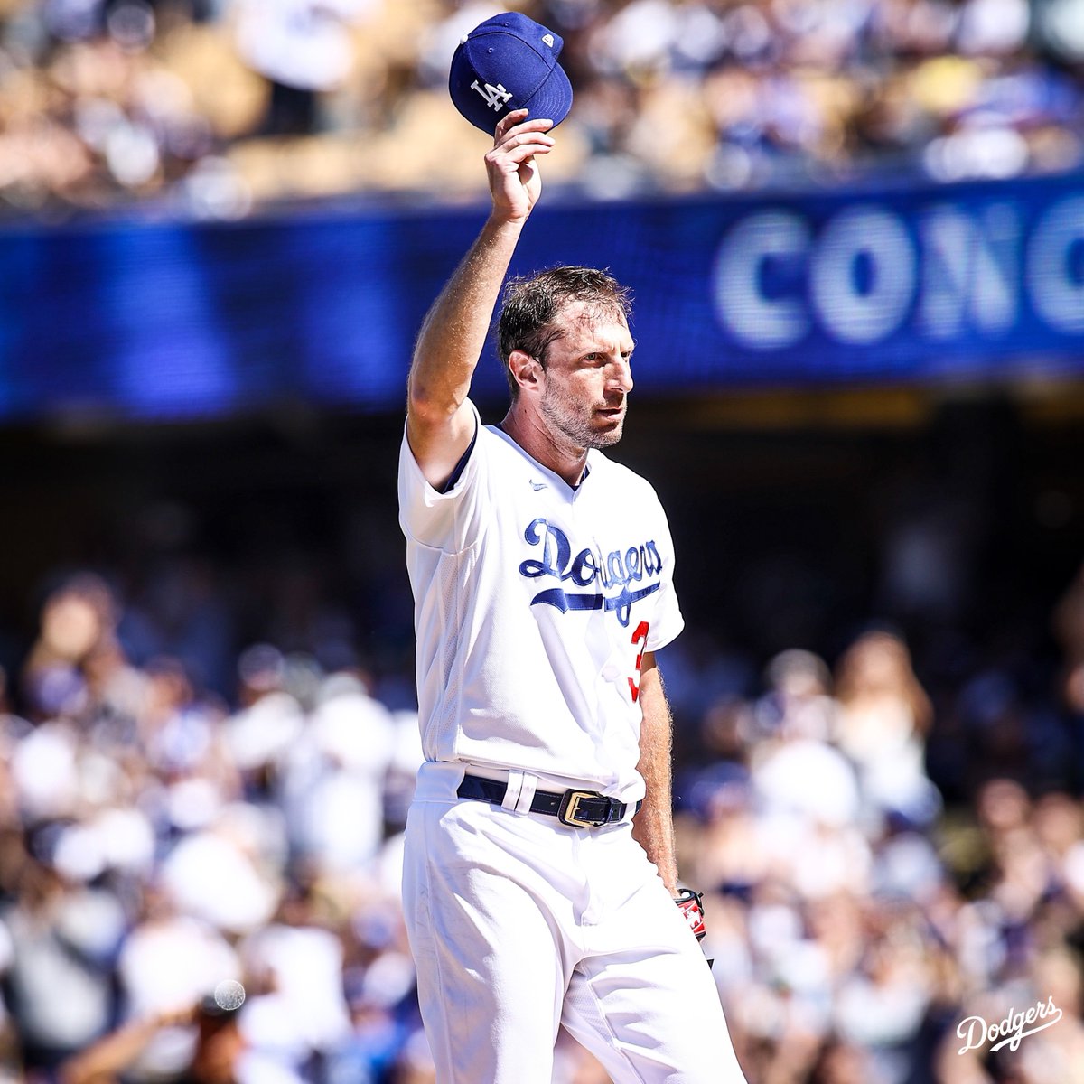 Dodgers's tweet photo. What a moment. https://t.co/osCCWtWRKp