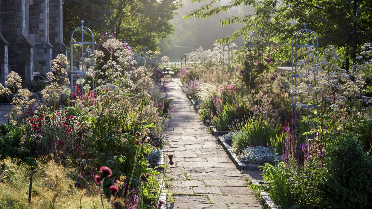 dawntaylor_'s tweet photo. #Gardenpathways can add a unique feel to your home's exterior. See if any of these ideas can add to your #homestyle  https://t.co/OTWJz012Iz https://t.co/dhgCnXThQN