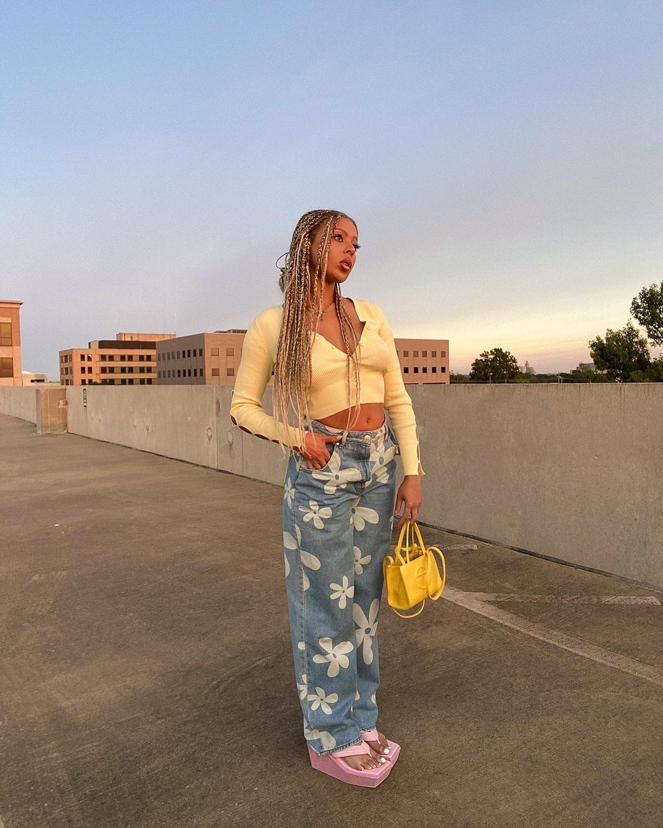 g0ldynaps's tweet image. Just took these braids out and I already want to redo them 😭