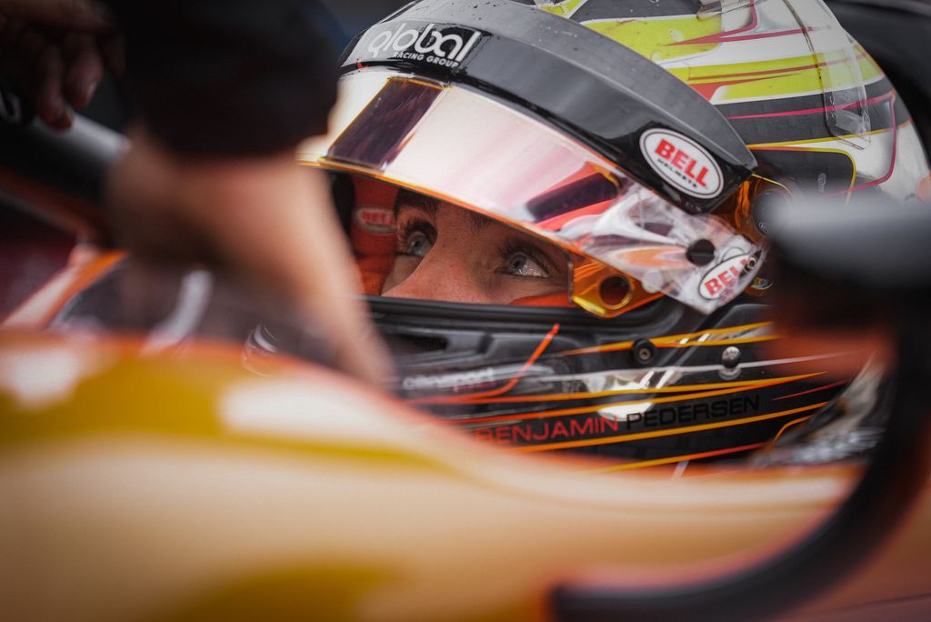 BPedersenRacing's tweet photo. Fastest lap in Race 2 and finished P4 here today at @portlandraceway
Awesome Track. Awesome Event. Awesome Crowd.
Next stop - @WeatherTechRcwy
#RoadToIndy #TeamCooperTire #DirtFish #ColibriCapital #AmeripriseFinancial #VRXSimulators #SabeltAmerica #BonefrogCoffee #Oberto https://t.co/3gAXhRVHIn