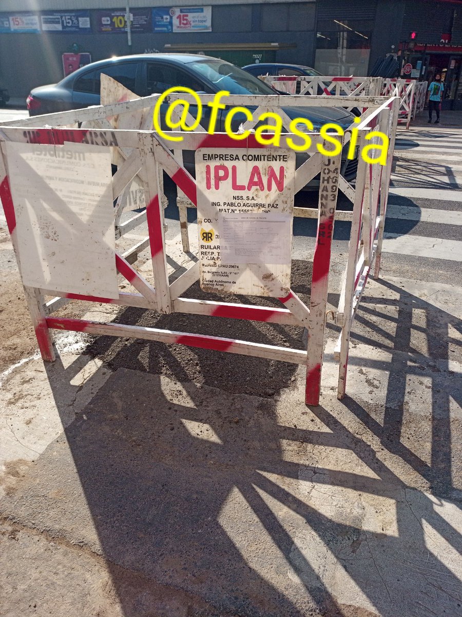 fcassia's tweet photo. Luego de #ClaroFibra llega #IPlan a #Almagro (Palermo Diésel)👍
Hoy tirando #fibra acá en mi esquina.
Habían prometido 2018.
CABA c cancha inclinada a favor del duopolio de las CABLERAS y la locura d cada telco enterrando sus triductos😒
#ARGENTINA #FIBRAÓPTICA #TELECOMMS #FTTH https://t.co/NmpoIUkucJ