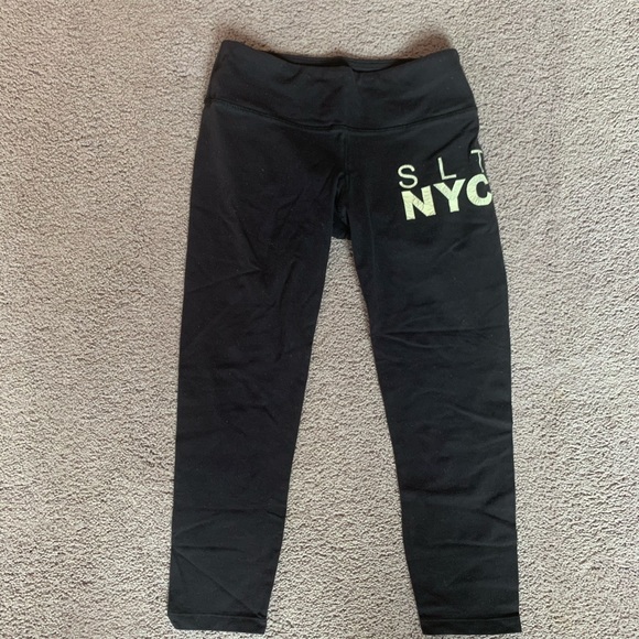 dcg_closetsale's tweet photo. So good I had to share! Check out all the items I'm loving on @Poshmarkapp #poshmark #fashion #style #shopmycloset #anewday #michaelkors #splits59: https://t.co/tyt9mPIGpu https://t.co/wz0FjjHm4n
