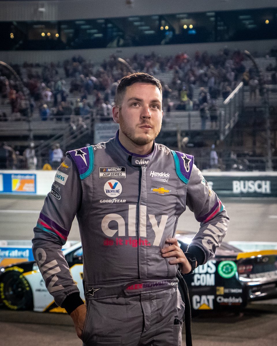 LisaMarie_48's tweet image. My driver @Alex_Bowman my team @TeamHendrick my sponsor @allyracing 
Don’t look defeated Alex!! U race ur ass off every race week!! This team #NeverQuits 
I’m proud to be ur fan. #Team48 #Rally48 #Ally48 don’t worry about points or anything! Just go out there and drive ur best!