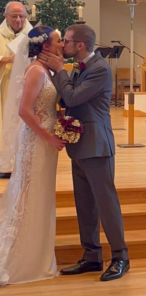 Samx923's tweet photo. And just like that... I'm married! It was literally the most perfect day of my life. Perfect groom, perfect dress, perfect weather, perfect venue. Perfect everything. 

Dress by @randyfenoli https://t.co/S1QQmVV8OT