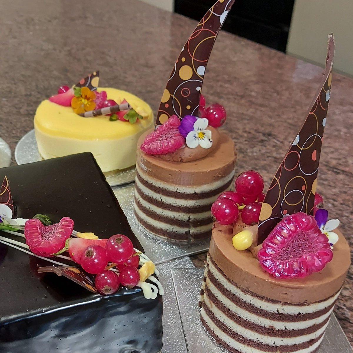 CarolSchnegg's tweet photo. Its soon comes around to Patisserie Weekend again @AshburtonCS welldone all..a really keen group taking home boxes of sweets treat today #jaconde #chocolatemousse😋 #passionfruitcheesecake #operacake #chocolatedecorations #croissant #pithivier 😋 https://t.co/ktrK2lBpjp