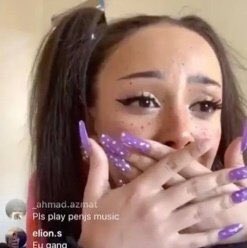 offlyz's tweet image. se anitta tirar foto com a doja cat eu vou surtar #VMAs