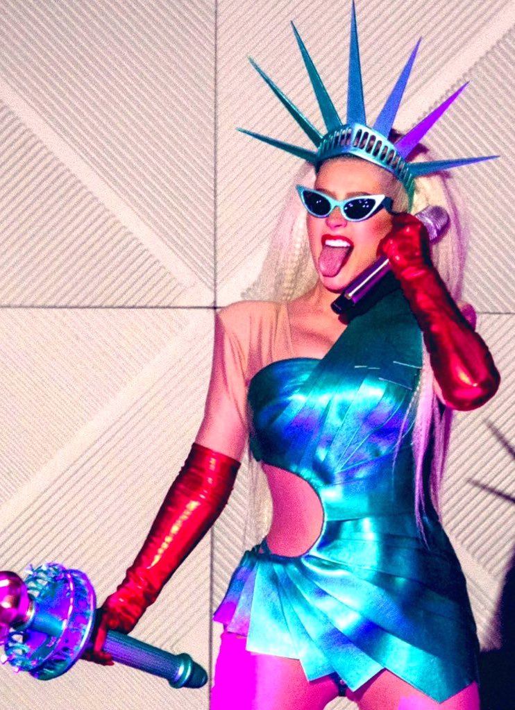 slaydirrty's tweet photo. She's beauty and she's grace, she's queen of 50 states, she's elegance and taste, she's miss united states 🗽🇺🇸 https://t.co/rWNGu3o0ju