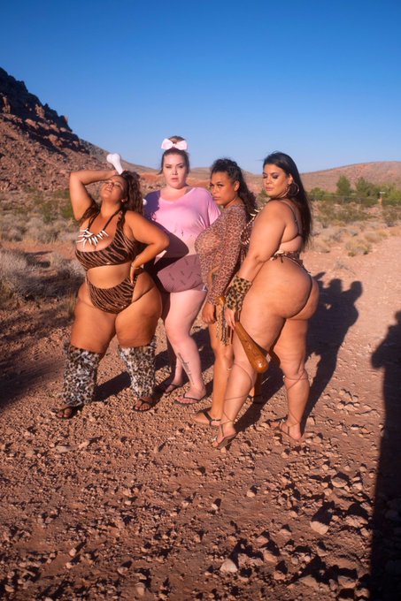 2 pic. Flint stones but make it sexy how’d we do ? ?? @RealMollysplace @MadamMermaid1  @realcakequeeen