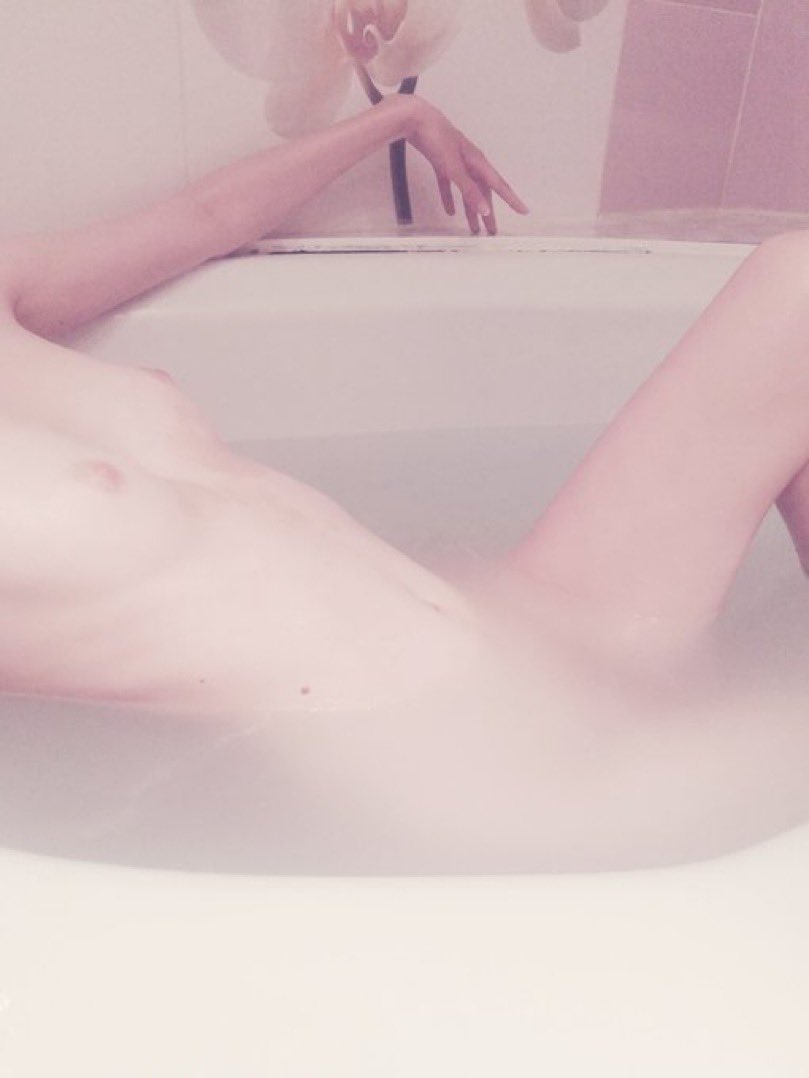 Bootaylitious's tweet photo. Everyone go check out @LovieSunshine for more❤️ #nsfw #nudes #sexy #boobs #tits #SellingContent https://t.co/3CPLTONFm8
