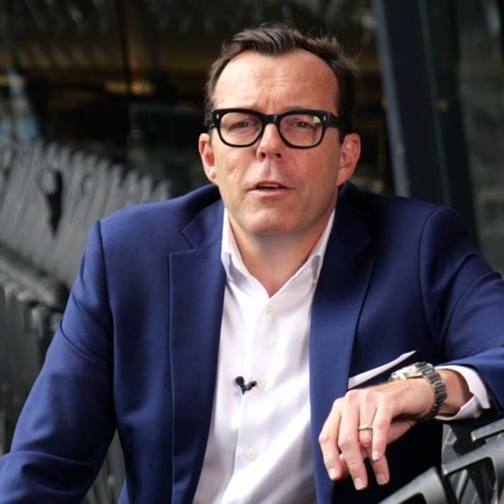 FAKE_FOOTY's tweet photo. "I'm still not writing them off. They've been my pick all year and I think their finals experience &amp; top end talent still has them as flag faves"

Geelong may have lost their preliminary final on Friday night to Melbourne, but @AFLcomau journo Damien Barrett isn't jumping off 👀 https://t.co/JW9kspSWTi