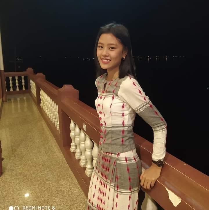 Haruonchill's tweet photo. Ma Kyawt Su Su Wai, first year distance Chemistry major student of Yenanchaung University, was arbitrarily ABDUCTED by Junta Terrorists from her home in ZayTanLyar Ward, #Chauk Tsp, #Magway during nighttime raid on Sep12 for no known reasons.
#WhatsHappeningInMyanmar
#Sep13Coup https://t.co/J5ZjPcpdPQ