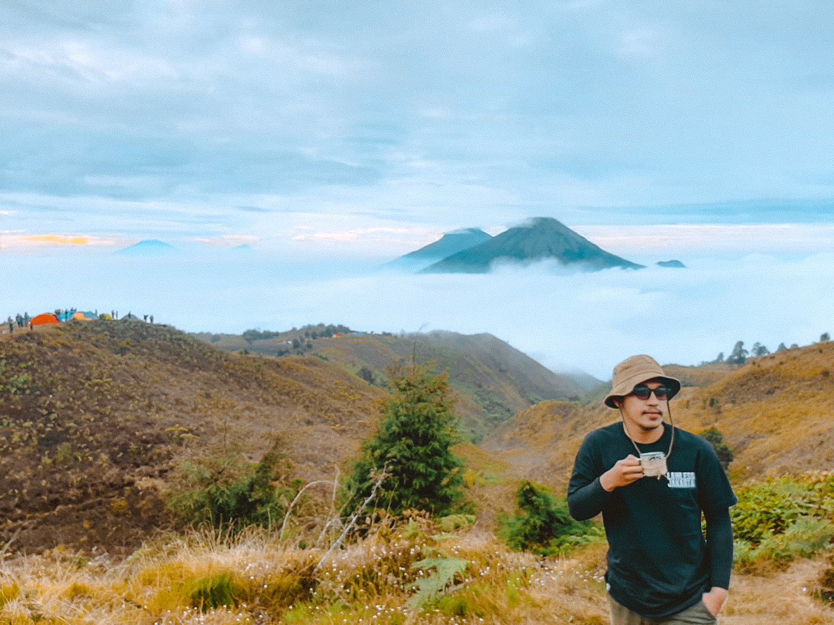 Pagi wonosobo, aku kangen mie ongklok, yang di suapan pertama manis, dan di suapan terakhir pedas kaya omongan kamu