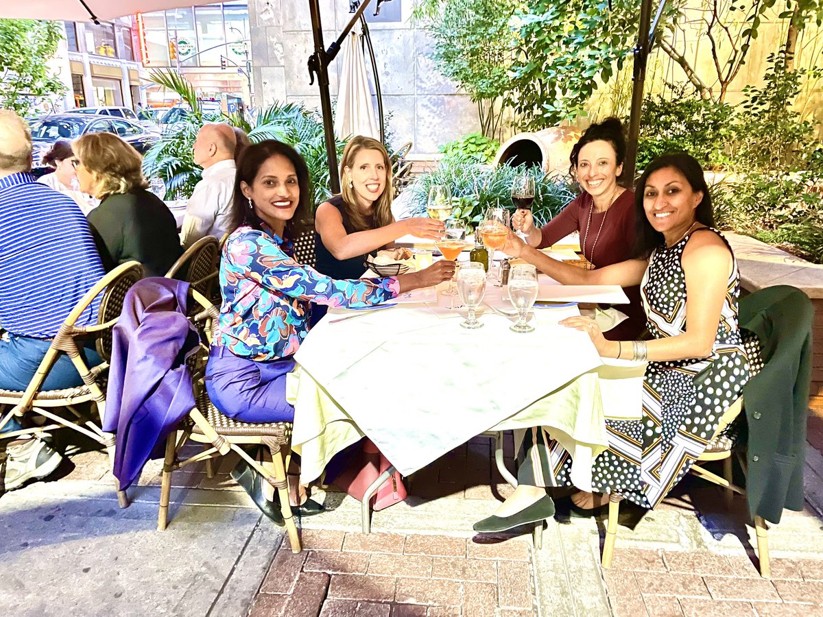 PamTaubMD's tweet photo. So great to connect in person with these fabulous cardiologists @heartindiabetes @EugeniaGianos @ErinMichos Neha Pagidipati @DukeHeartCenter. I am inspired by the great work you are all doing. https://t.co/hfYZGdHTl4