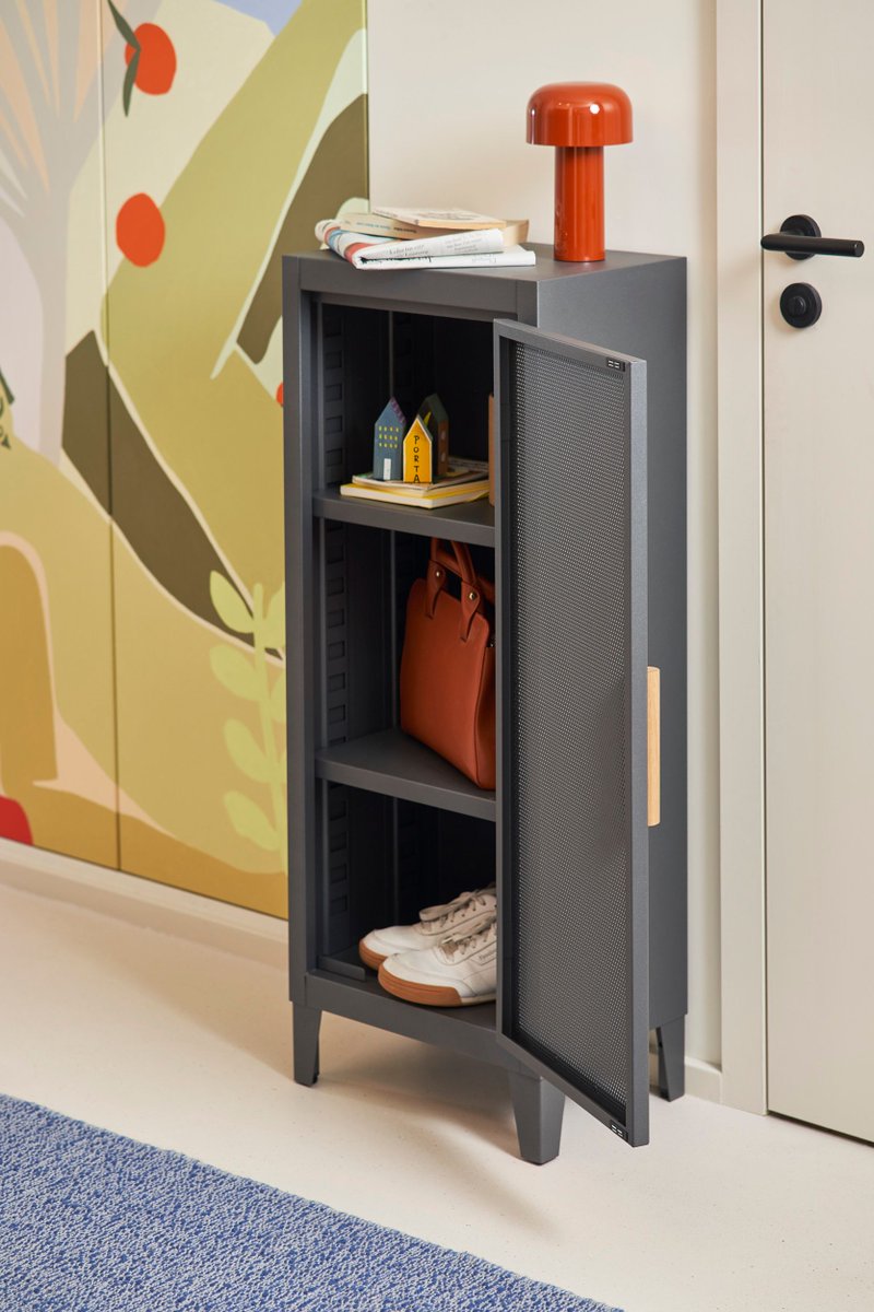 designpublic's tweet photo. The B1 Locker by Tolix will be one of your favorite finds during our Semi-Annual Sale. Check it out for yourself ➡️ https://t.co/FRoBeEor8J
#interiordesign #designpublic #moderndesign https://t.co/1vLU3brt35