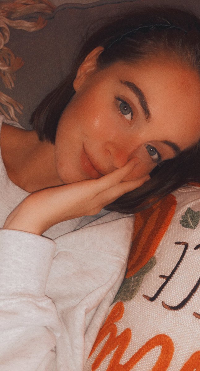 Live in 5 min ❤️❤️

twitch.tv/DanielleBoker