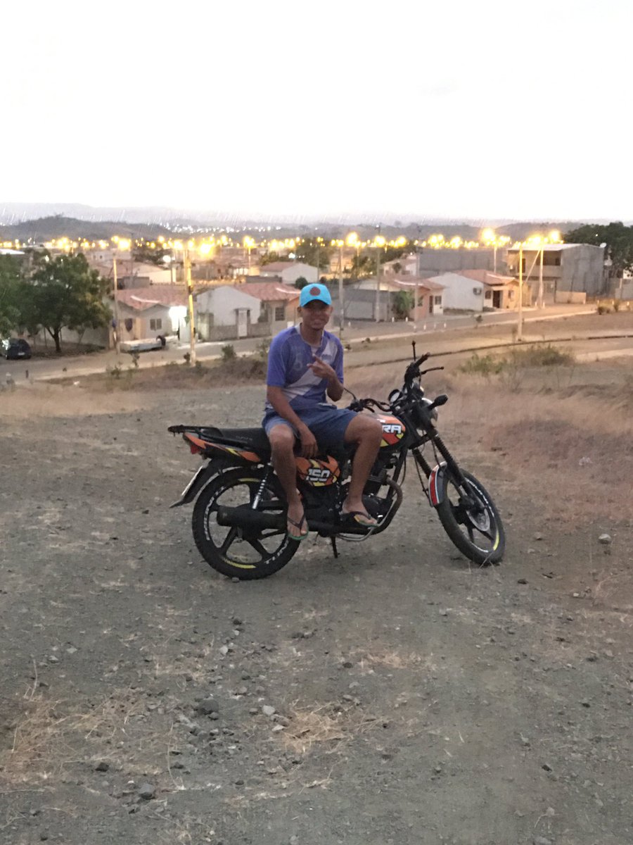 Diegoln08's tweet photo. Vivo mi vida feliz https://t.co/FMhTAyXmKW