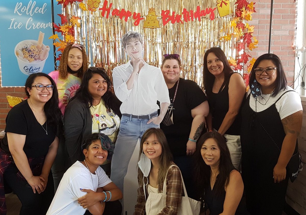 bangteezlove's tweet photo. Loved seeing my beautiful besties again to celebrate our best leader! Thank you for spending your afternoon with me! π
@RMDayInTheBay1 did an amazing job of hosting this event and the vendors were great! #FallingForJoon https://t.co/3WUZie24Bq