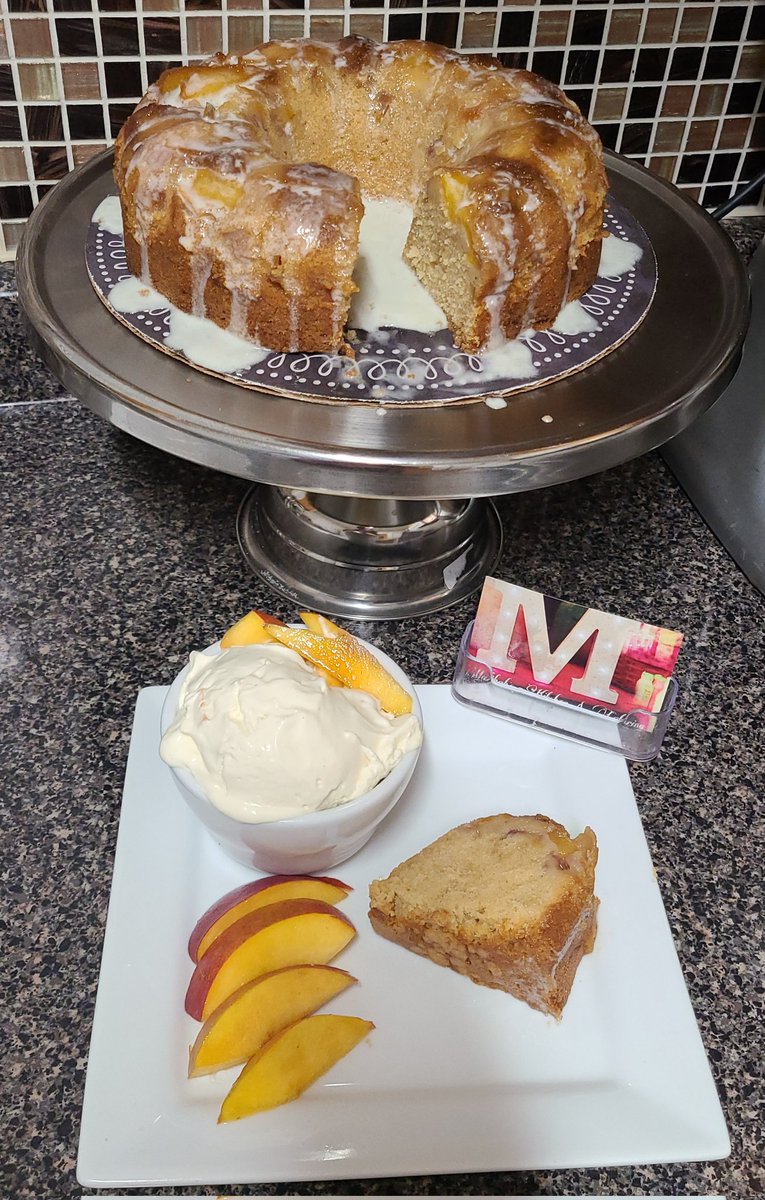 MalikahsCart's tweet photo. 🍑🍑🍑🍑 COBBLER POUND CAKE!!!!!!! 🥰🥰🥰 🍑🍑🍑 COBBLER ICE CREAM!!! #malikahskitchen #homemade https://t.co/NyfIU7Sq30