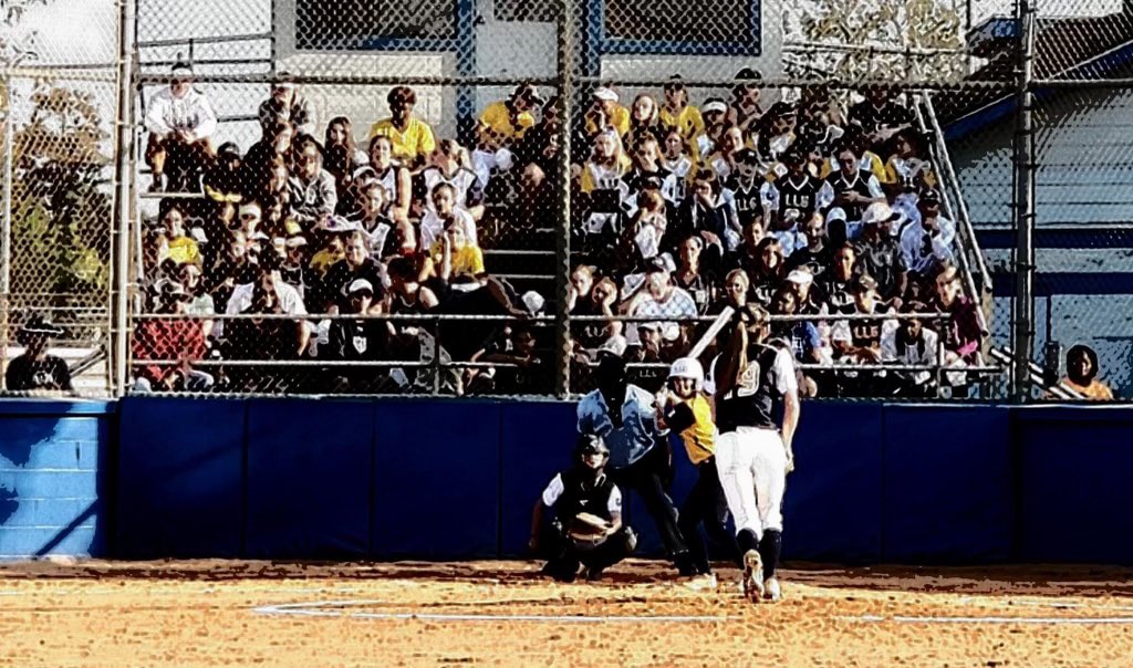 We celebrated all our committed players in our first ever Navy and Gold game at Summit. It was a great game showcasing all the LLG talent! Congrats and best of luck, especially our own, Eliana, <a href="/CamdenGerland/">Camden Gerland</a>, <a href="/DaliaRabitz/">Dalia Rabitz</a> &amp; @kenziemac003.  #FamiLLGy #thetrendcontinues ⚡️