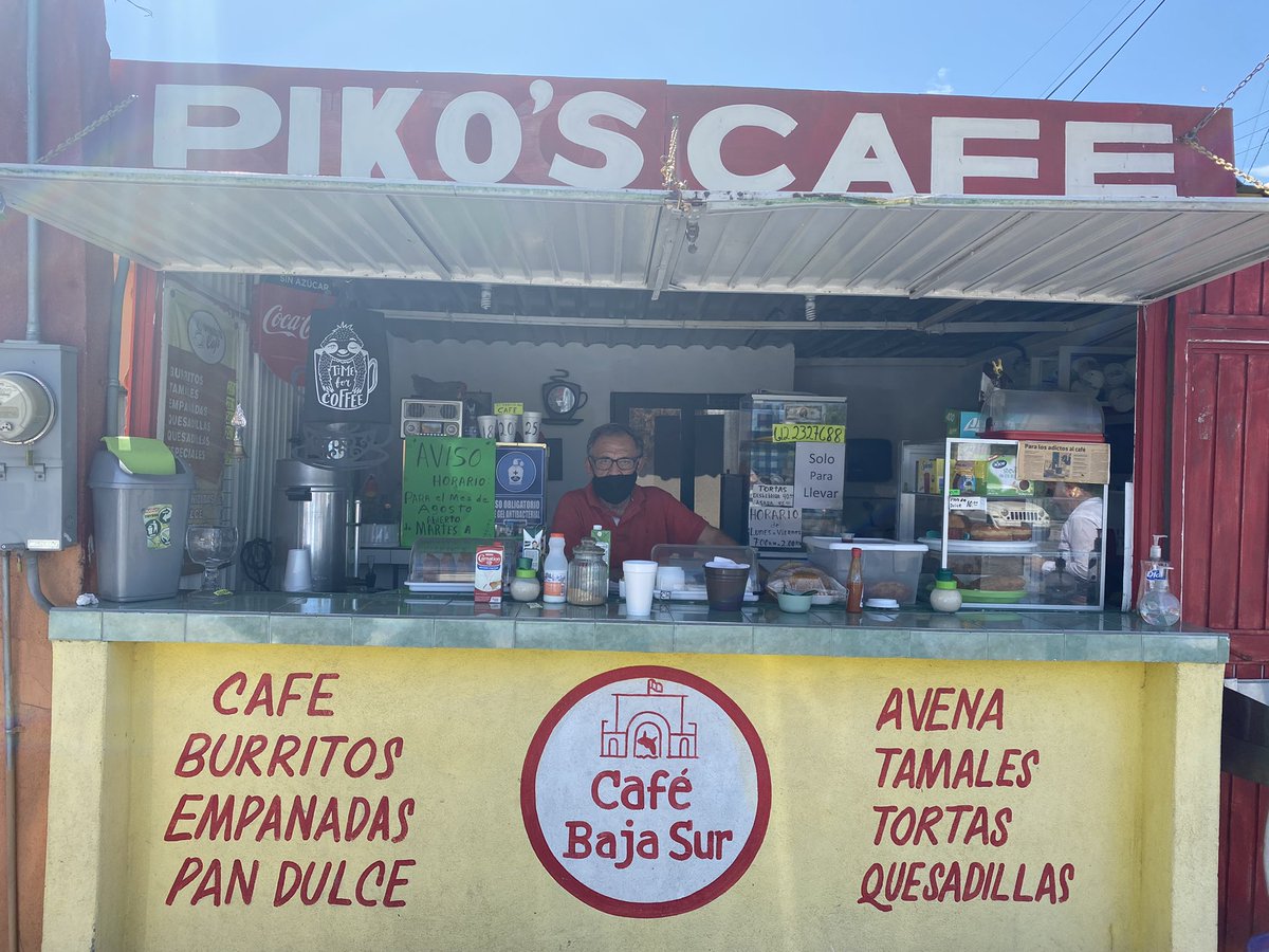 #RinconesSudcalifornianos. Arturo y Alicia Pikos, atienden en “Café Pikos”, de 7 a 3 de la tarde, en Altamirano y Nayarit en #LaPaz, #BCS. Sabroso café con empanadas, tortas, burritos, tamales, jugos y refrescos. Prueba las quesadillas especiales. ¡Deliciosas!. #PorSiSeOfrece