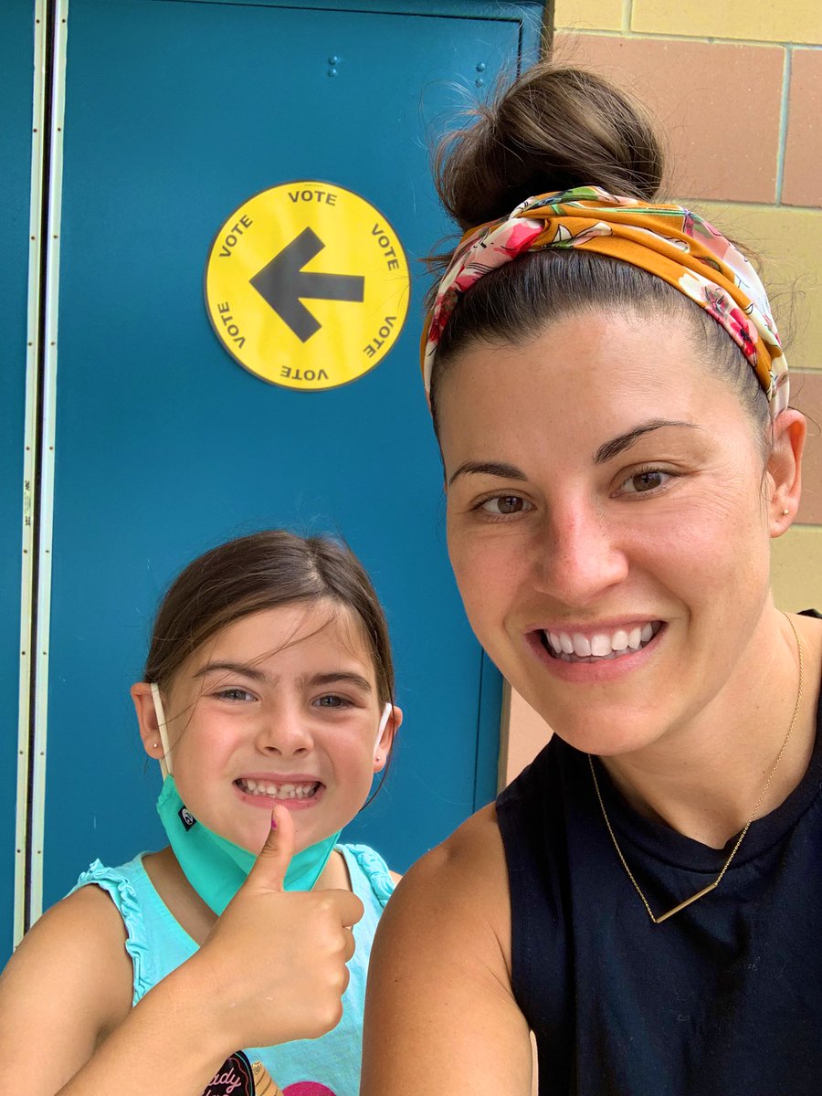 melissa_very's tweet photo. Today I taught my daughter the importance of exercising the right to vote. #cdnpoli #Elxn44  🇨🇦 https://t.co/vBK1qU6f5a