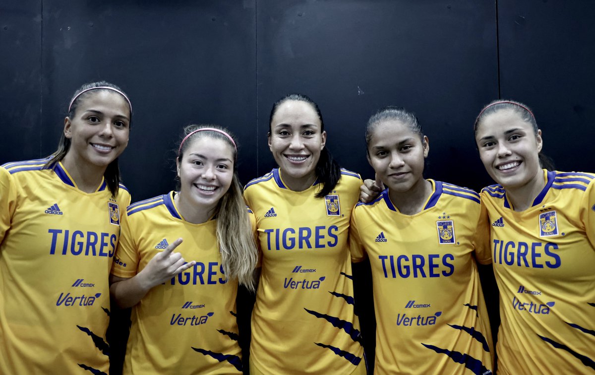 TigresFemenil's tweet photo. 💣🤟🏻👩🏻‍✈️🐥🎩 ¡GIVE ME 🖐🏻! https://t.co/nJIGBYRrfr