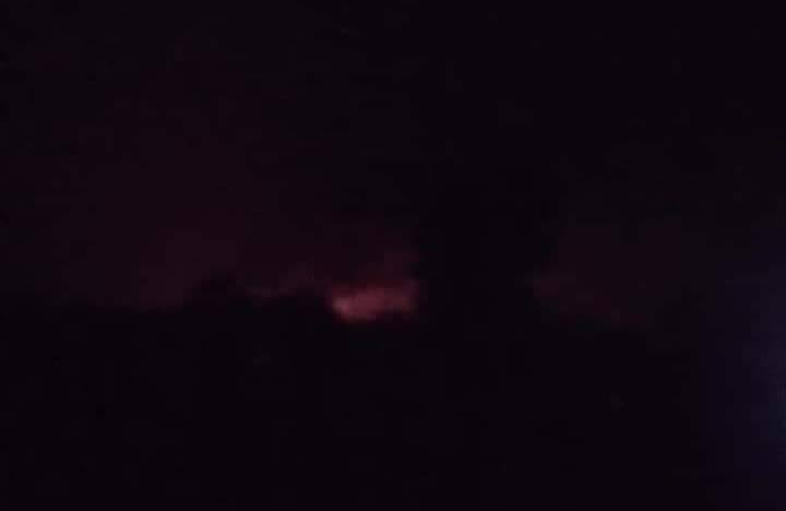 SAC thugs destroyed Kyaung Yit Village, Sagaing and villagers are currently evacuating. Reportedly, abt 9 villagers were shot dead in the middle of the arson.
#WhatsHappeningInMyanmar 
#Sep12Coup 
#MurdererMinAungHlaing