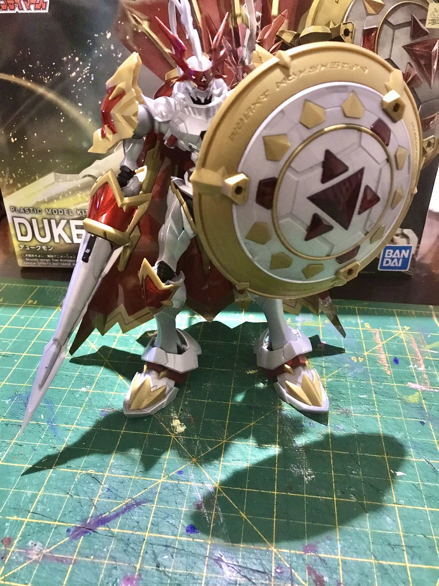 PaintSymphony's tweet photo. Finally finished this model kit, #galantmon ! (Or #dukemon in Japan)
It took so much time but it looks amazing! #modelkit #digimon #Digimontamers #plasticfigure #plasticmodel https://t.co/HFCQqKVS7p