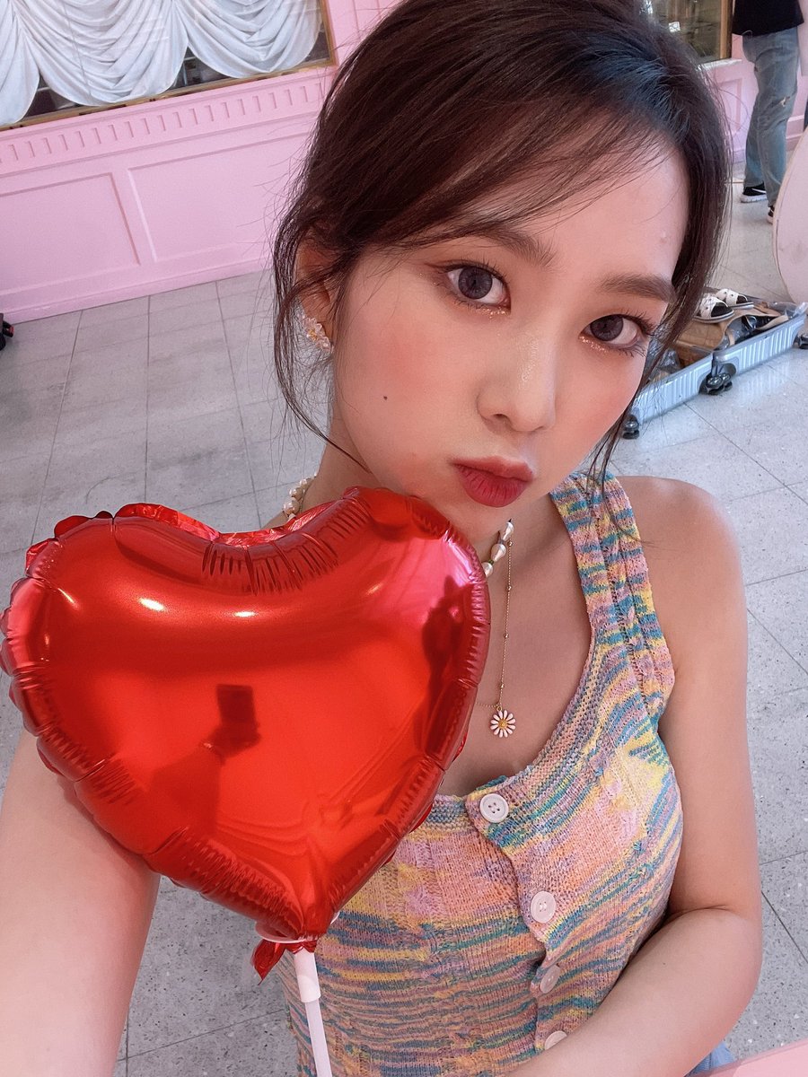 WM_OHMYGIRL's tweet photo. #오다주웠지호
월요일엔 아마 바쁘지 않을까! https://t.co/qRkp7ZVtxn