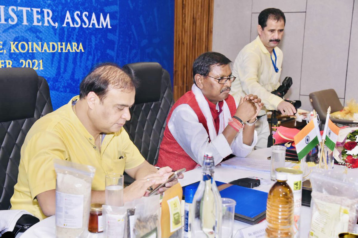 Pra87's tweet photo. Great to present TRIFED’s Assam VanDhan Plan to the Hon Chief Minister of Assam &amp; Hon Minister if Tribal  Affairs Govt of India’s Guwahati yesterday. Assam is fast emerging as a Model for the VanDhan  Scheme. @amitabhk87 @MundaArjun @nidhi_sharma @AmbikaPanditTOI https://t.co/Ta58z7HEpW