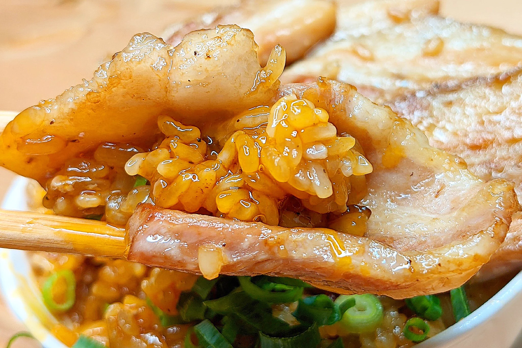 超絶品レシピ！悪魔の豚バラ油飯で豚丼の虜に⁉