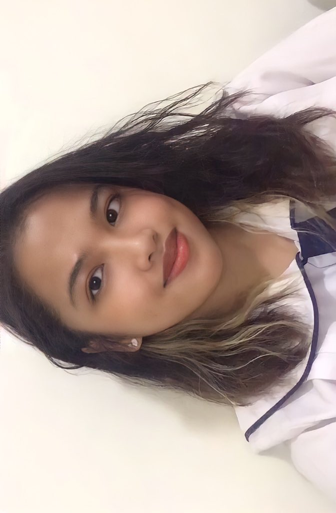 amaristudee's tweet image. first day of senior year 🥳 

#studytwtselcaday