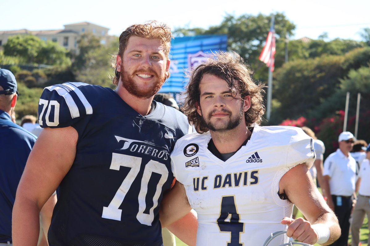 CoachPrice7075's tweet photo. These two won a league championship together at @CBHSSacramento and got to play against each other this weekend for @USDFootball and @UCDfootball.
Teammates, opponents, and CB Brothers for Life!
@PriceTrey_ @GF_6Gun https://t.co/35wlcu2nOx
