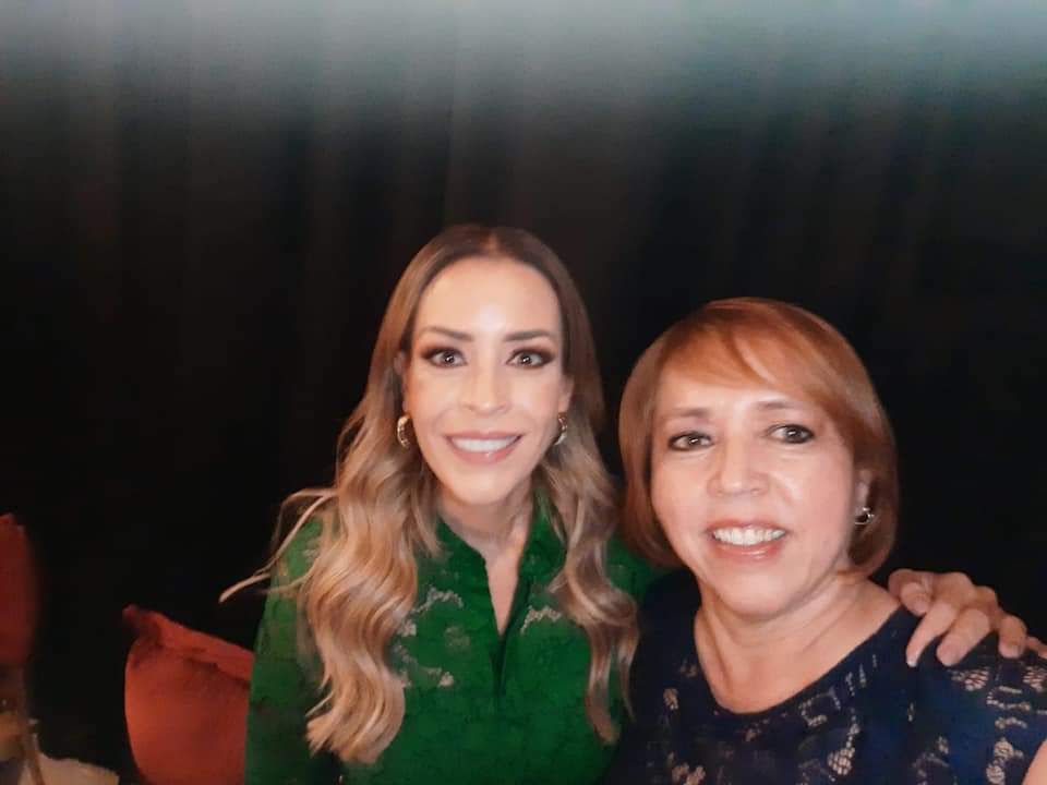 Saludando a la Senadora <a href="/Veronica_mtz/">Verónica  Martínez</a>