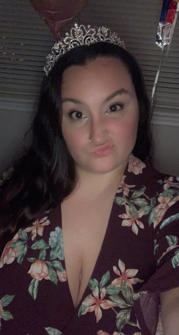 The face you make when no one comes to your birthday party 🙃 #birthday #alone #birthdaygirl #bbw https://t<a href="/tag/birthday"class="tags"><span>#birthday</span></a><a href="/tag/birthdaygirl"class="tags"><span>#birthdaygirl</span></a><a href="/tag/bbw"class="tags"><span>#bbw</span></a><a href="/tag/alone"class="tags"><span>#alone</span></a>