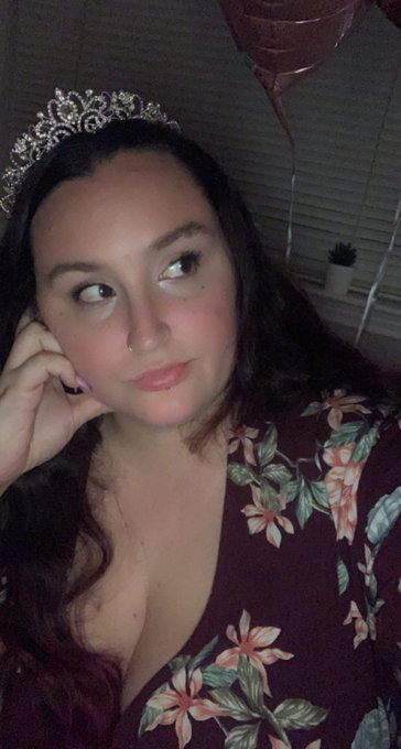 The face you make when no one comes to your birthday party 🙃 #birthday #alone #birthdaygirl #bbw https://t<a href="/tag/birthday"class="tags"><span>#birthday</span></a><a href="/tag/birthdaygirl"class="tags"><span>#birthdaygirl</span></a><a href="/tag/bbw"class="tags"><span>#bbw</span></a><a href="/tag/alone"class="tags"><span>#alone</span></a>