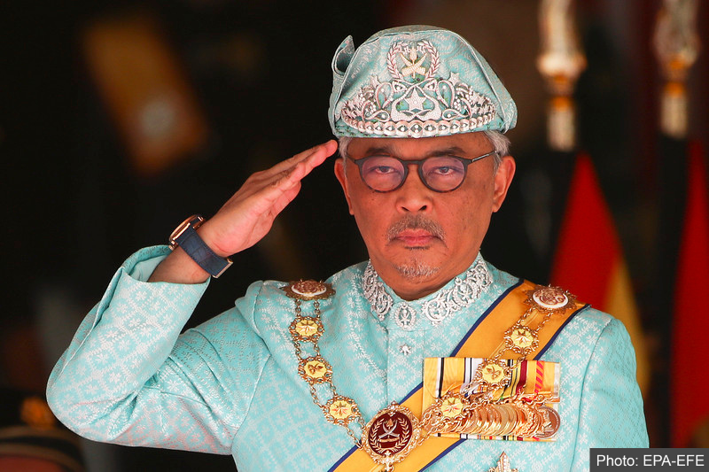 The YDPA revealed in Parliament today that hundreds of Malaysians sent him letters on how their lives were severely affected by Covid-19.

He urged MPs to focus on efforts to combat the pandemic and to not "gamble the country and rakyat’s future to achieve their own agendas”.